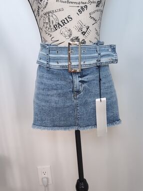 MADDEN GIRL | Junior Women's Light Blue Denim Belted Micro Mini Skirt